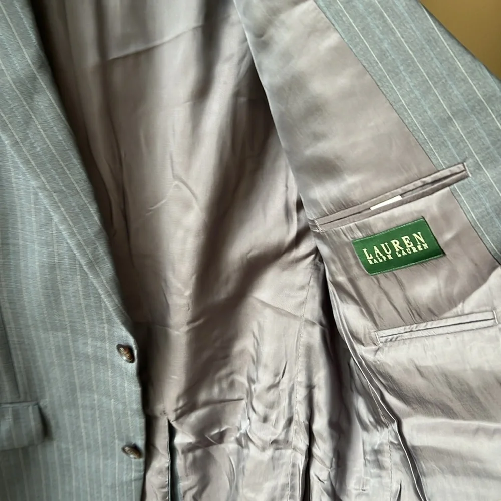 Lauren Ralph Lauren 100% Wool Pin Stripe Gray 2 Piece Suit. Size 40R